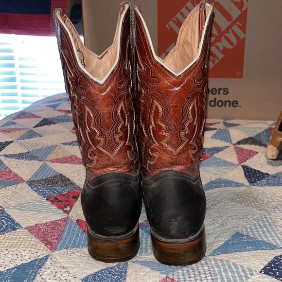 Lightly worn. Bought online and too big main image 4
